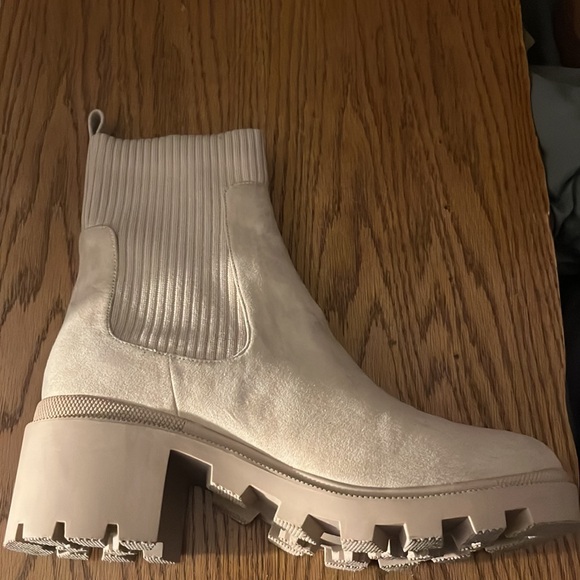 BP. Nordstrom Tianna Lug Tan Faux Suede Chelsea Boot Size 10 - Picture 6 of 7